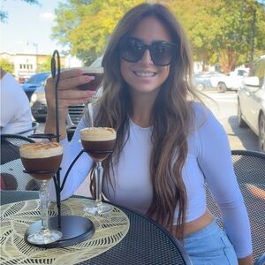 Meet your Posher, Lauren